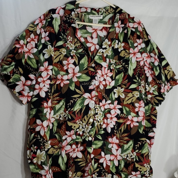 Cathy Daniels Tops - Cathy Daniels 3X floral button short sleeve